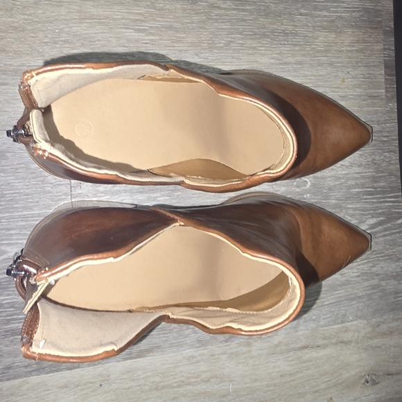 Elegant Brown Ankle Booties - Picture 4 of 5